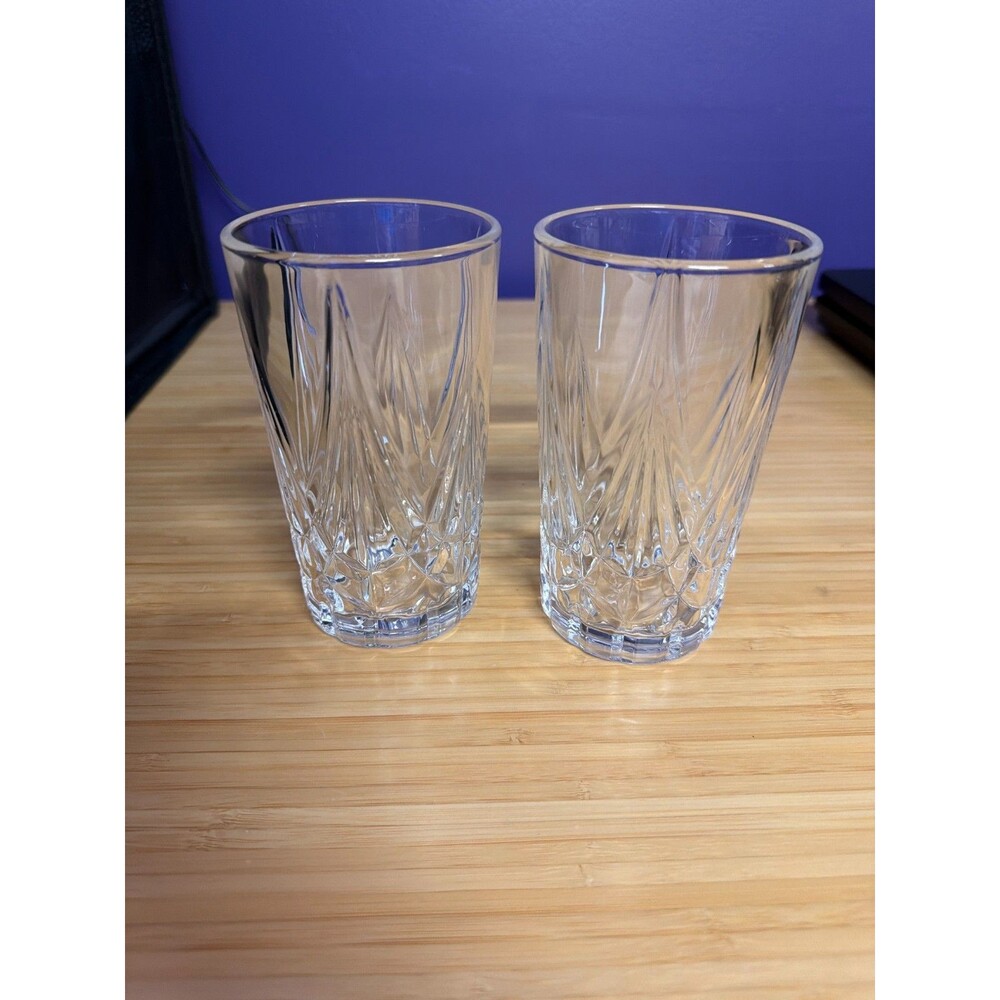 Set‎ of 2 Tall Clear Pressed Glass Tumblers Starburst Base 5.5"